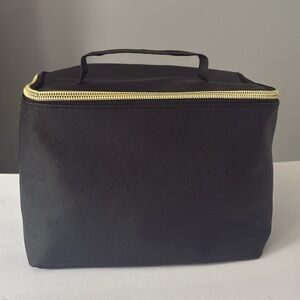 🖤✨Black Cosmetic Bag with Gold Zipper – Sleek & Spacious
